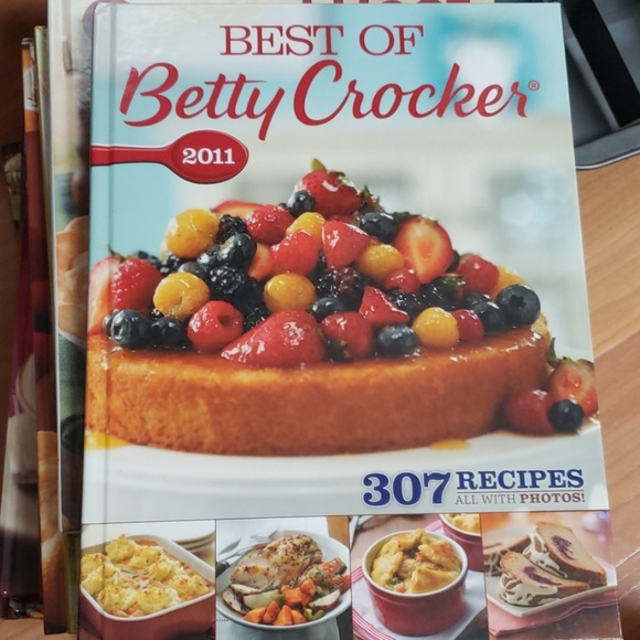 Betty Crocker cookbook - Picture 1 of 1